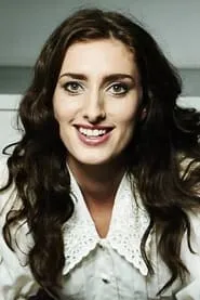 Foto de Jessica Knappett interpretando a Lisa en Supercutres