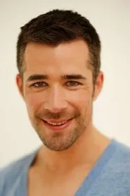 Foto de Jo Weil como Oliver Sabel