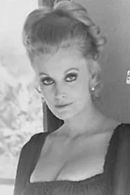 Joan Huntington en Hell Raiders