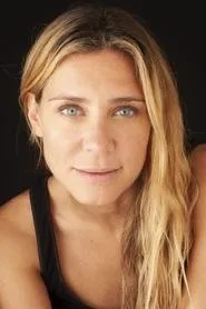 Foto de Joana Solnado como Inês Belmonte