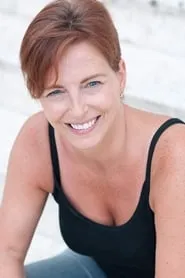 Foto de Joanne Lamstein interpretando a Mary Sue en Consigandos (Locked In)