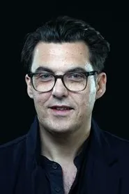 Foto de Joe Wright interpretando a Jerry Disbro en Movida en el campamento