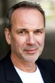 Retrato de John-Christian Bateman