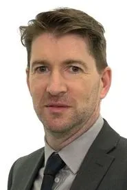John Cronin en The Last Bus Home