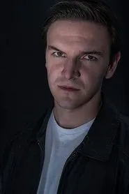 Jonathan Everett en All is Calm
