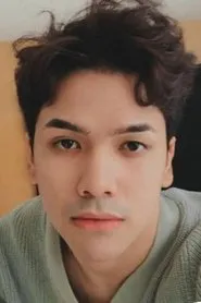 Jordy Rizkyanda en Perempuan Bergaun Merah