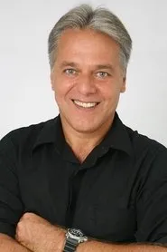José Carlos Sanches en Piranha de Véu e Grinalda