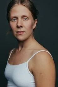Foto de Josephine Grau interpretando a Karla en Las rebeldes