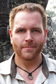 Josh Gates en UFOs: Declassified LIVE
