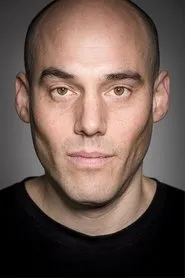 Foto de Joshua Oppenheimer interpretando a Self en Werner Herzog. Un soñador radical