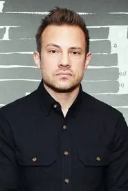 Joshua Rofé en The Gray in Between