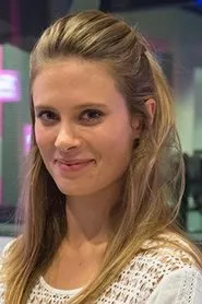 Julia Pietrucha en The Curse of Styria