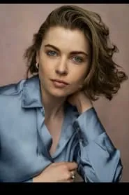 Juliette Crosbie en Don't Go Where I Can't Find You