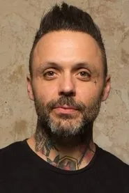 Foto de Justin Furstenfeld interpretando a Ajax Abernathy en Section 8