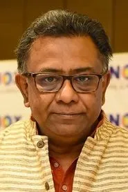 Kamaleswar Mukherjee en Purbo Poschim Dokkhin Uttor Ashbei