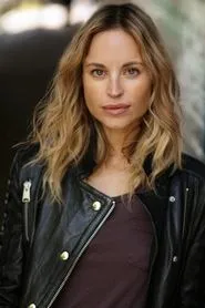 Foto de Katrine De Candole interpretando a Françoise Haley en Love's Kitchen