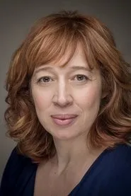 Foto de Katy Cavanagh interpretando a Leanne en A Line in the Sand