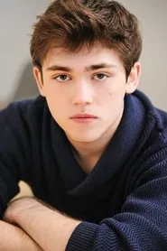 Foto de Keidrich Sellati como Henry Jennings