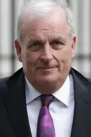 Retrato de Kelvin MacKenzie