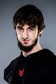 Retrato de Khasan Magomedsharipov