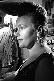 Foto de Kirsi Tykkyläinen interpretando a Woman in Train en Kello