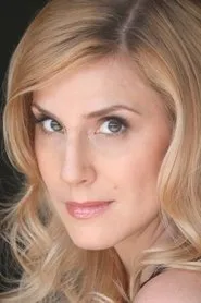 Kirsten Holly Smith en Hora límite (Curfew)