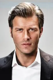 Kıvanç Tatlıtuğ en Con la soga al cuello