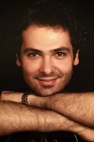Retrato de Koorosh Tahami