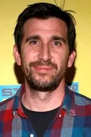 Retrato de Kris Avedisian
