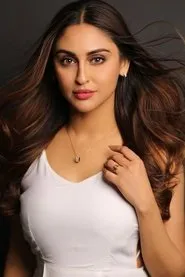 Foto de Krystle D'Souza como Kinjal Pandey
