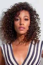 Foto de Kylie Bunbury como Ginny Baker