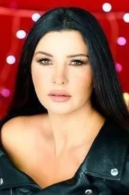 Lamitta Frangieh en A Facebook Romance