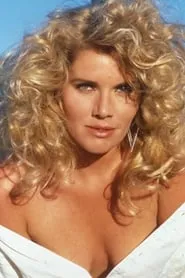 Lana Clarkson en Los hechiceros del reino perdido II (La Cortina del Tiempo)