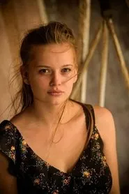 Foto de Laura Renoncourt interpretando a Julia en Marion, 13 años eternamente