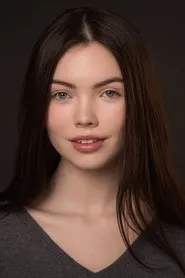 Lauryn Canny en Wifey Redux