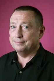 Lee Macdonald en The Diary of Rita Patel