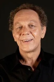 Retrato de Levent Öktem