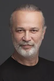 Levent Özdilek en Zer