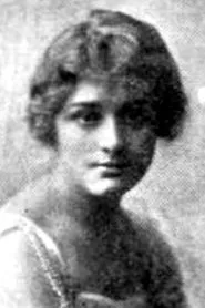 Lillian Tucker en The Marriage Pit