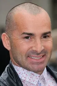 Retrato de Louie Spence