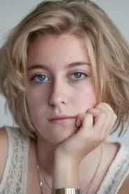 Foto de Louise Orry-Diquéro interpretando a Juliette en Nouveau départ