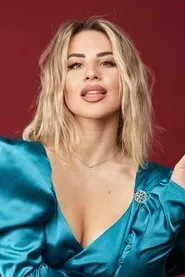 Foto de Lucía Gil como Luna