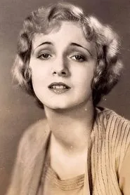 Lucille Powers en Three Week Ends