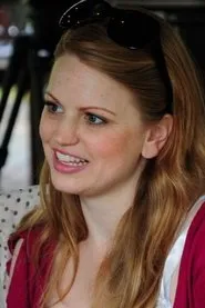 Lucy Chalkley en Twelve in a Box