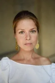 Luise Helm en Trunk - Encerrada