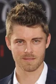 Luke Mitchell en Abismo