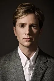 Luke Newberry en Dead Birds