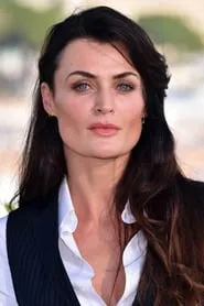 Lyne Renee en The Gentlemen: Los señores de la mafia