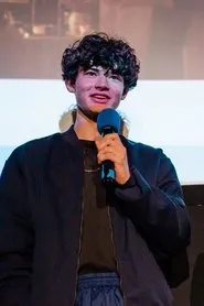 Retrato de Mackie Mallison