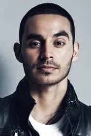 Foto de Manny Montana interpretando a Zapata en Undrafted